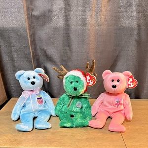 Ty Beanie Babies Mum, 2002 Holiday Teddy, and Eggs II.